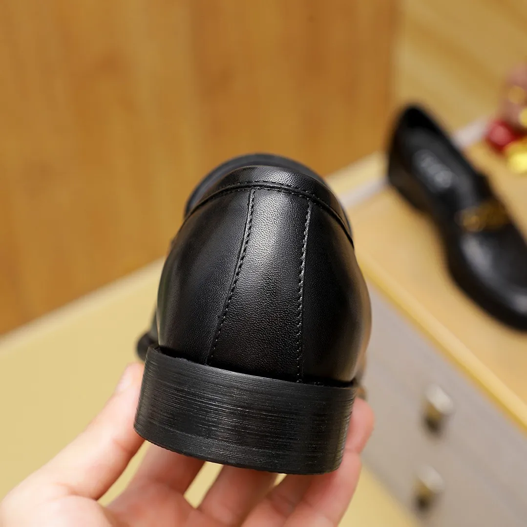 Men's men's shoes 💰400 🆘【GUCCI】Gucci ·🐑里· Hot-selling beanie shoes, top brand luxury, top quality, latest fashion beanie shoes.. The upper is made of original first-layer cowhide. (🐑leather·inner). The original stylish and stylish soft rubber wear-resistant and non-slip outsole is light and comfortable on the foot, available in 2 colors! Matching code: 39/45 (38.46. Can be customized)